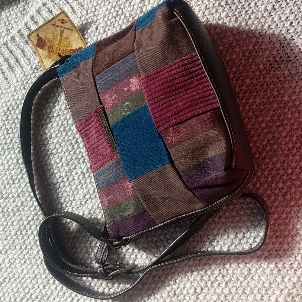 Caribbean Joe Snap-Close With Zipper  Patch Purse